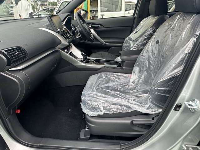 三菱 エクリプス　クロス　ＰＨＥＶ ＰＨＥＶ ２．４ Ｐ ４ＷＤ R6年 (東海) 99