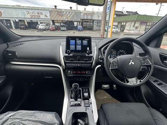 三菱 エクリプス　クロス　ＰＨＥＶ ＰＨＥＶ ２．４ Ｐ ４ＷＤ R6年 (東海) 99