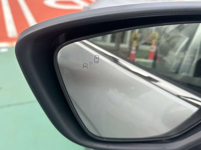 三菱 エクリプス　クロス　ＰＨＥＶ ＰＨＥＶ ２．４ Ｐ ４ＷＤ R6年 (東海) 99