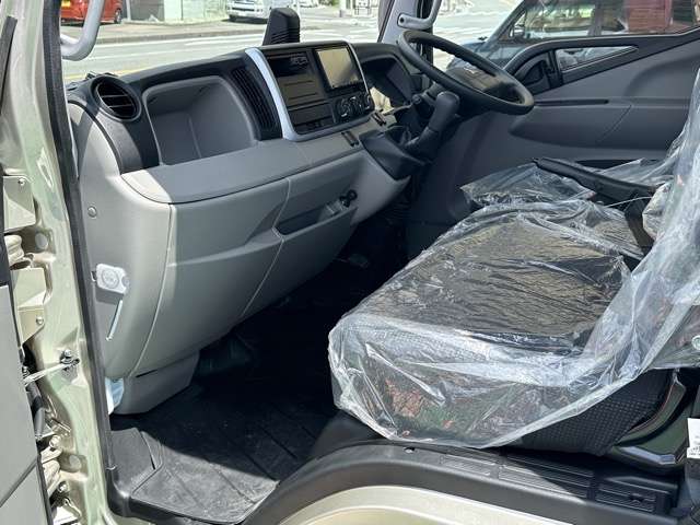 三菱フソウ キャンター ３．０ 全低床 ディーゼルターボ R6年 (東海) 99