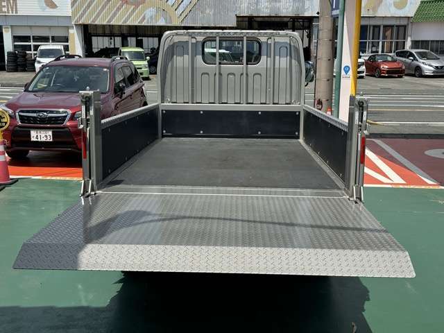 三菱フソウ キャンター ３．０ 全低床 ディーゼルターボ R6年 (東海) 99