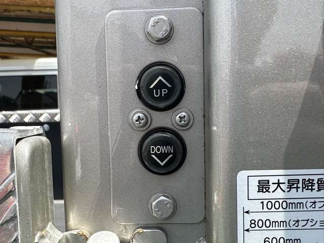 三菱フソウ キャンター ３．０ 全低床 ディーゼルターボ R6年 (東海) 99