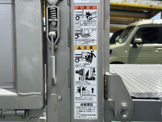 三菱フソウ キャンター ３．０ 全低床 ディーゼルターボ R6年 (東海) 99
