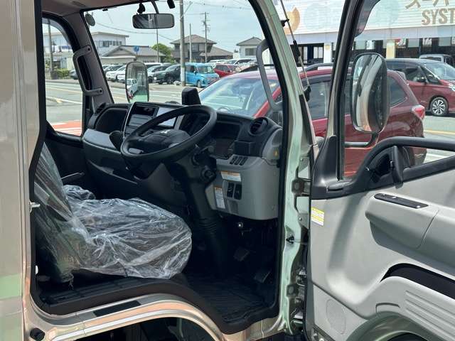 三菱フソウ キャンター ３．０ 全低床 ディーゼルターボ R6年 (東海) 99