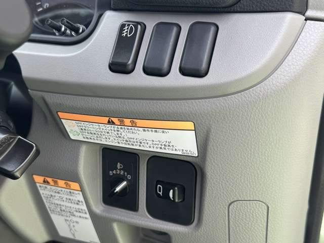 三菱フソウ キャンター ３．０ 全低床 ディーゼルターボ R6年 (東海) 99