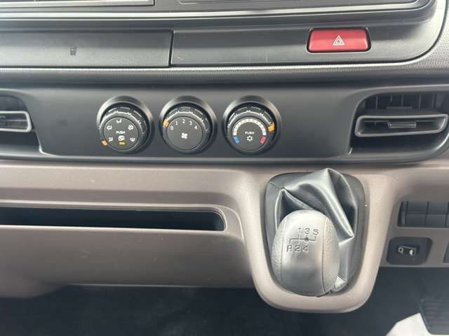 三菱フソウ キャンター ３．０ 全低床 ディーゼルターボ R7年 (東海) 99