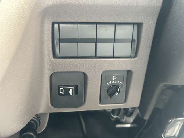 三菱フソウ キャンター ３．０ 全低床 ディーゼルターボ R7年 (東海) 99