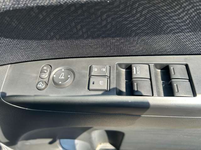 ホンダ Ｎ　ＢＯＸ ６６０ カスタムＧ Ｌパッケージ H24年 (東海) 99