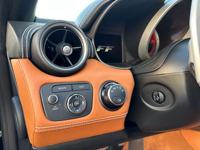 フェラーリ ＦＦ Ｆ１ ＤＣＴ ４ＷＤ H24年 (東海) 99