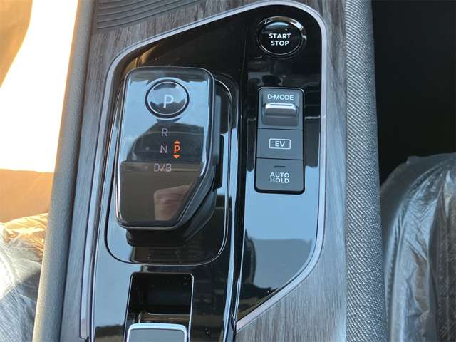 日産 ノートオーラ １．２ Ｇ R6年 (東海) 99