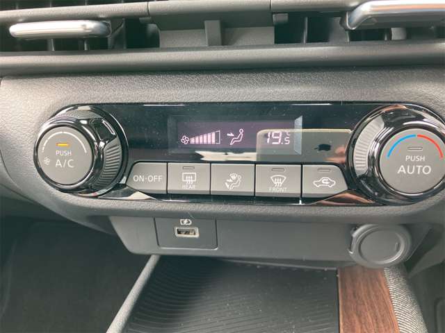 日産 ノートオーラ １．２ Ｇ R5年 (東海) 99