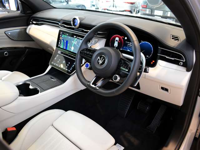 マセラティ グレカーレ モデナ ４ＷＤ R7年 (関東) 99