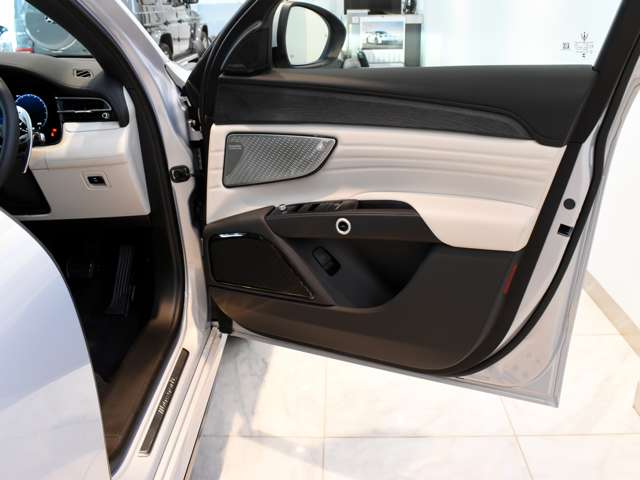 マセラティ グレカーレ モデナ ４ＷＤ R7年 (関東) 99