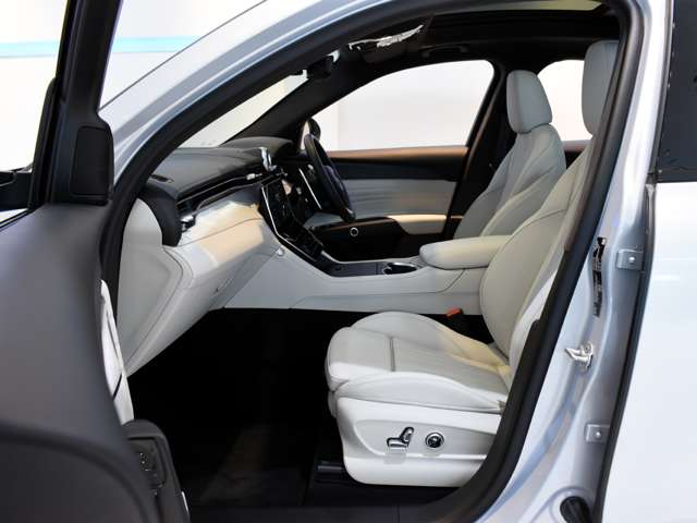 マセラティ グレカーレ モデナ ４ＷＤ R7年 (関東) 99