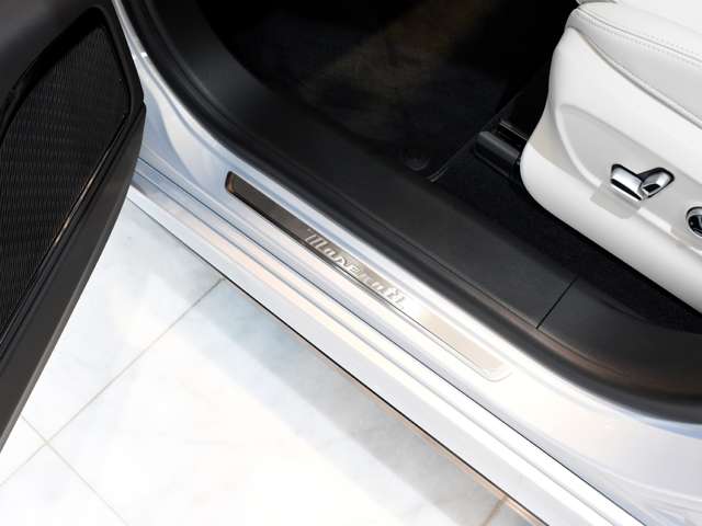 マセラティ グレカーレ モデナ ４ＷＤ R7年 (関東) 99