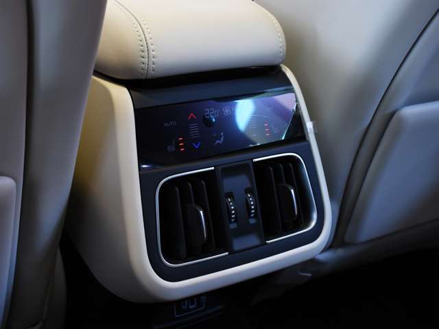 マセラティ グレカーレ モデナ ４ＷＤ R7年 (関東) 99