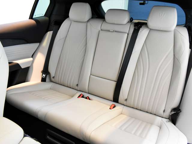 マセラティ グレカーレ モデナ ４ＷＤ R7年 (関東) 99