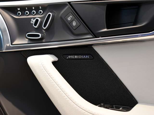 ジャガー Ｆタイプ Ｒダイナミック ３．０Ｌ Ｐ３４０ H30年 (関東) 99