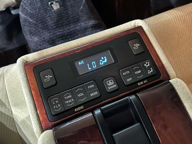 トヨタ クラウンマジェスタ　ハイブリッド ３．５ Ｆバージョン H26年 (関東) 99