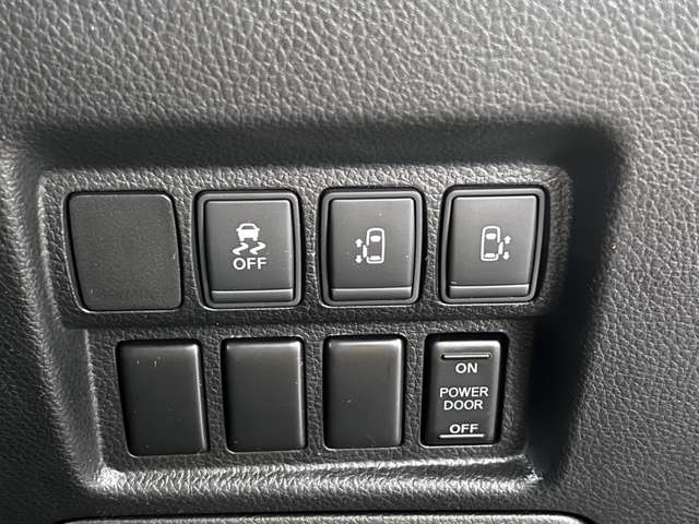 日産 エルグランド ２．５ ２５０ハイウェイスターＳ H29年 (関東) 99