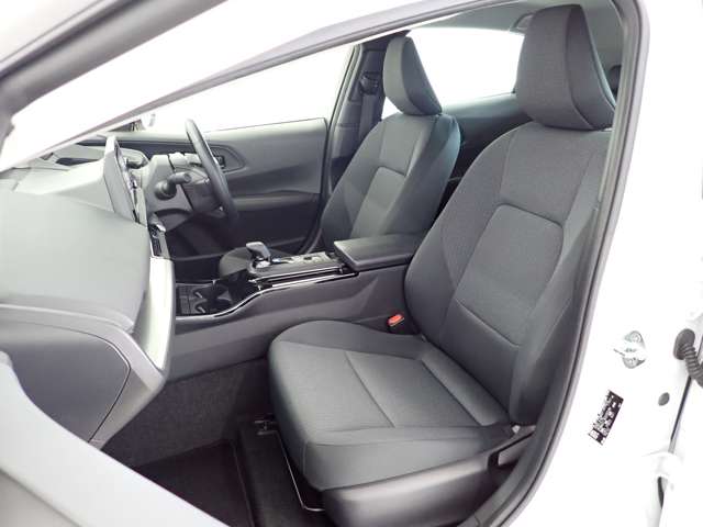 トヨタ プリウス １．８ Ｘ R5年 (関東) 99