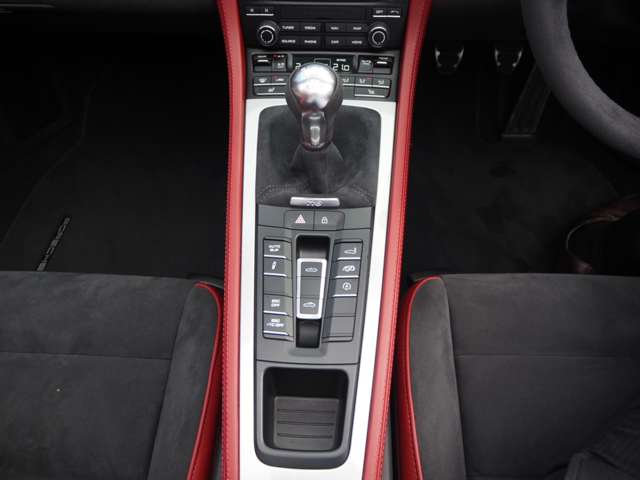 ポルシェ ７１８スパイダー ４．０ R2年 (近畿) 99