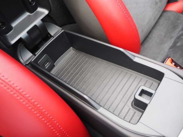 ポルシェ ７１８スパイダー ４．０ R2年 (近畿) 99