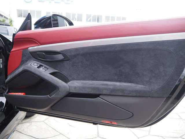 ポルシェ ７１８スパイダー ４．０ R2年 (近畿) 99