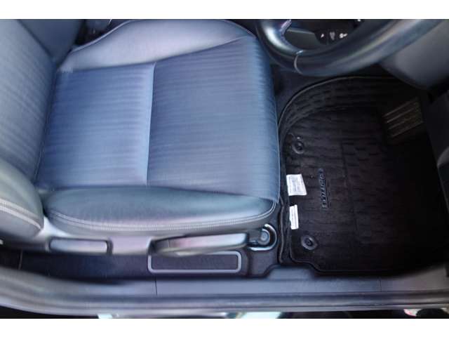 ホンダ シャトル １．５ ハイブリッド Ｚ ホンダセンシング R1年 () 99