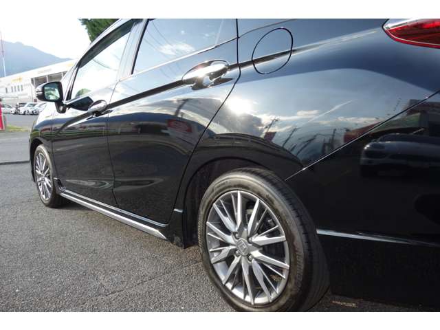 ホンダ シャトル １．５ ハイブリッド Ｚ ホンダセンシング R1年 () 99