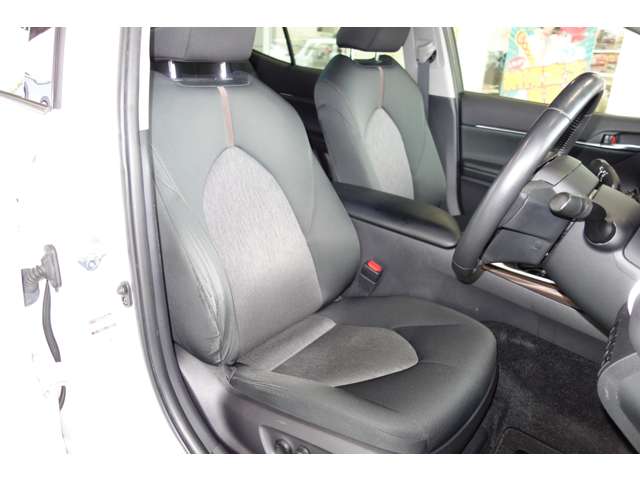 トヨタ カムリ ２．５ Ｇ H29年 () 99