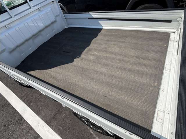 スズキ キャリイトラック ６６０ ＫＣエアコン・パワステ ３方開 ４ＷＤ R5年 () 99