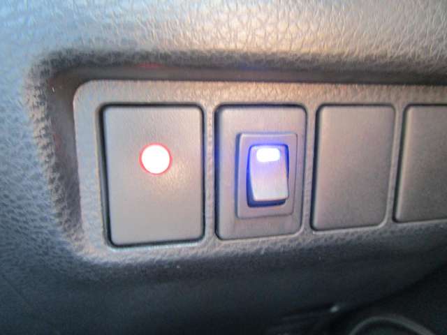 トヨタ ハリアー　ハイブリッド ２．５ ハイブリッド Ｅ－ＦＯＵＲ エレガンス ４ＷＤ H26年 (中国) 99