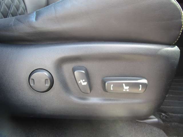 トヨタ ハリアー　ハイブリッド ２．５ ハイブリッド Ｅ－ＦＯＵＲ エレガンス ４ＷＤ H26年 (中国) 99