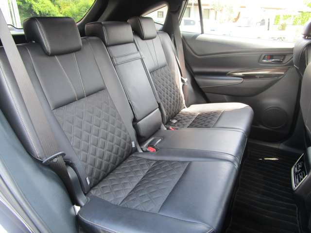 トヨタ ハリアー　ハイブリッド ２．５ ハイブリッド Ｅ－ＦＯＵＲ エレガンス ４ＷＤ H26年 (中国) 99