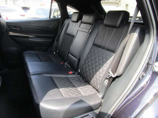 トヨタ ハリアー　ハイブリッド ２．５ ハイブリッド Ｅ－ＦＯＵＲ エレガンス ４ＷＤ H26年 (中国) 99