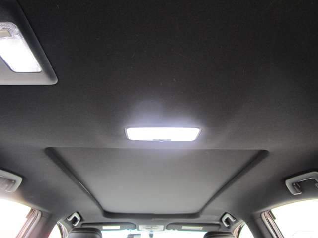 トヨタ ハリアー　ハイブリッド ２．５ ハイブリッド Ｅ－ＦＯＵＲ エレガンス ４ＷＤ H26年 (中国) 99