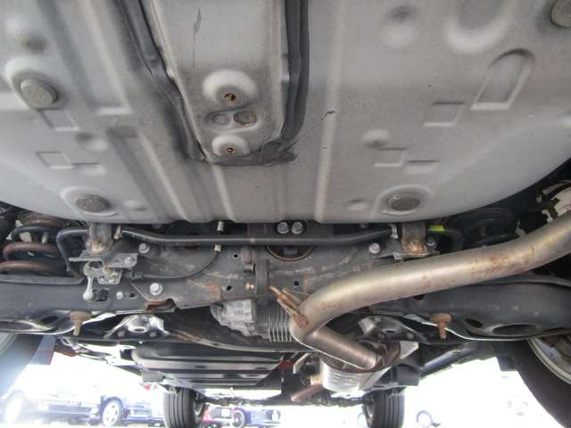 トヨタ ハリアー　ハイブリッド ２．５ ハイブリッド Ｅ－ＦＯＵＲ エレガンス ４ＷＤ H26年 (中国) 99