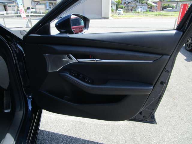 マツダ ＭＡＺＤＡ３　ファストバック ２．０ ２０Ｓ Ｌパッケージ R1年 (中国) 99