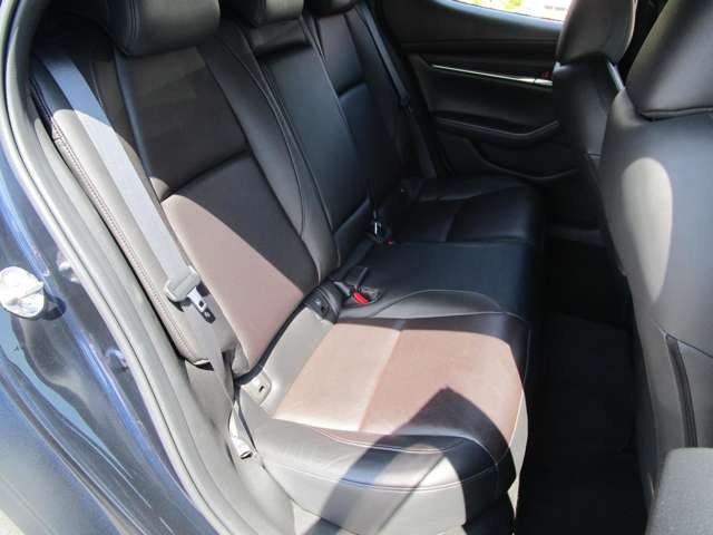 マツダ ＭＡＺＤＡ３　ファストバック ２．０ ２０Ｓ Ｌパッケージ R1年 (中国) 99