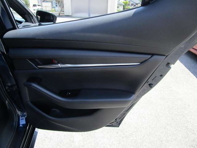 マツダ ＭＡＺＤＡ３　ファストバック ２．０ ２０Ｓ Ｌパッケージ R1年 (中国) 99