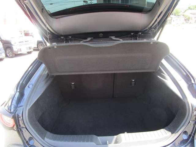 マツダ ＭＡＺＤＡ３　ファストバック ２．０ ２０Ｓ Ｌパッケージ R1年 (中国) 99