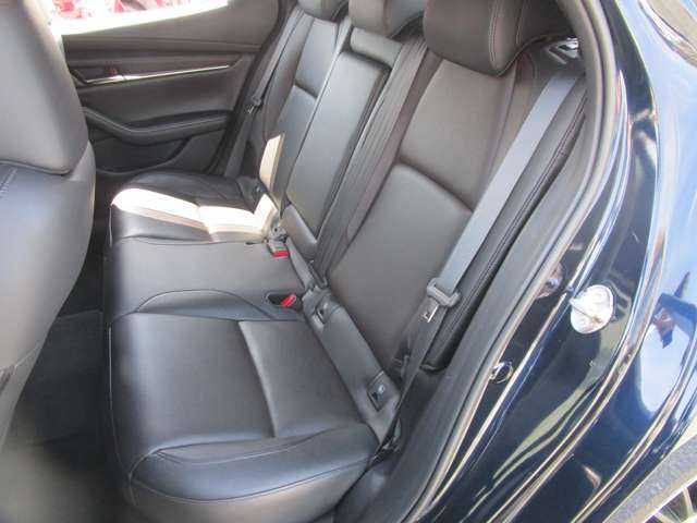 マツダ ＭＡＺＤＡ３　ファストバック ２．０ ２０Ｓ Ｌパッケージ R1年 (中国) 99