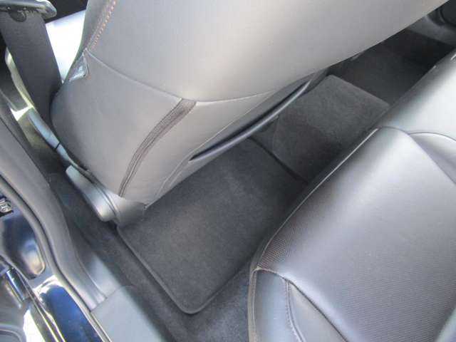 マツダ ＭＡＺＤＡ３　ファストバック ２．０ ２０Ｓ Ｌパッケージ R1年 (中国) 99