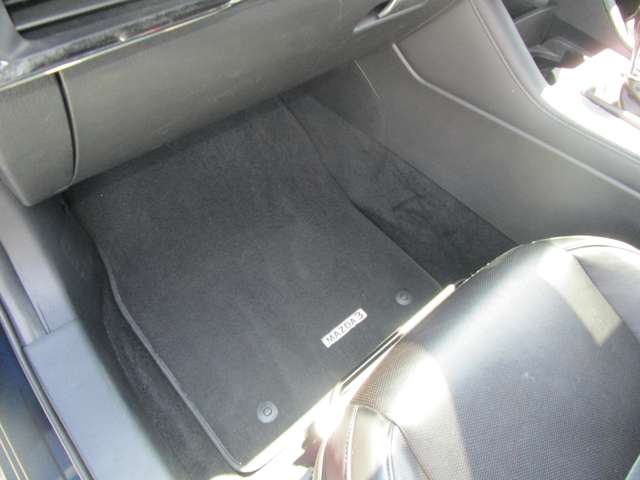 マツダ ＭＡＺＤＡ３　ファストバック ２．０ ２０Ｓ Ｌパッケージ R1年 (中国) 99