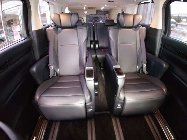 トヨタ アルファード ２．５ Ｓ Ｃパッケージ H28年 (中国) 99