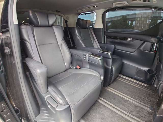 トヨタ アルファード ２．５ Ｓ Ｃパッケージ H28年 (中国) 99