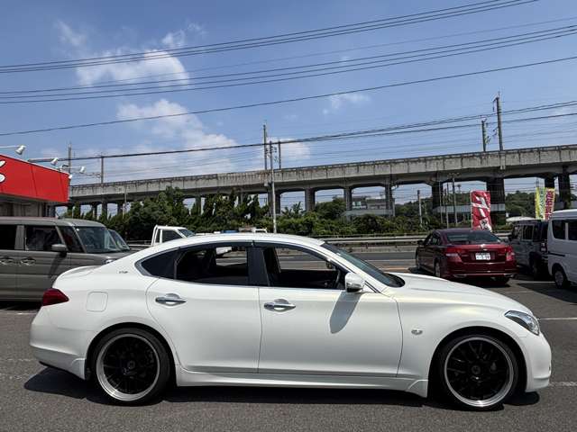 日産 フーガ　ハイブリッド ３．５ ＶＩＰ H25年 (中国) 99