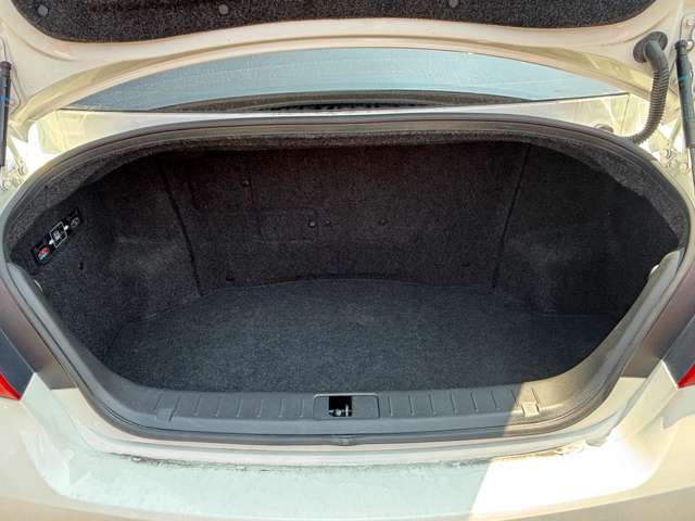 日産 フーガ　ハイブリッド ３．５ ＶＩＰ H25年 (中国) 99