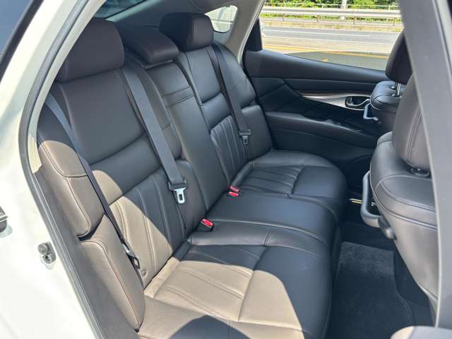 日産 フーガ　ハイブリッド ３．５ ＶＩＰ H25年 (中国) 99